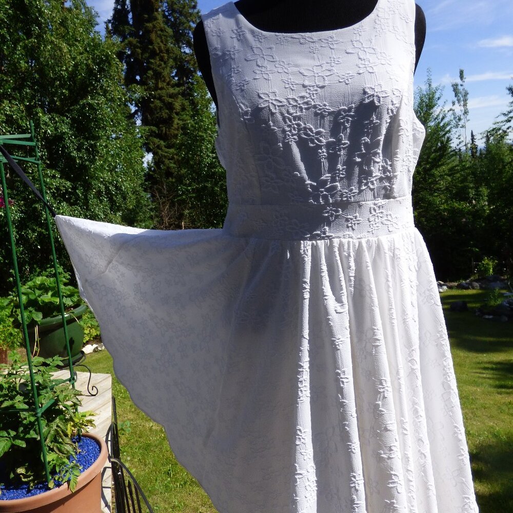 TORRID GOTH WEDDING IVORY FLORAL KEYHOLE BACK SKATER DRESS PROM PIN UP 12 L 0